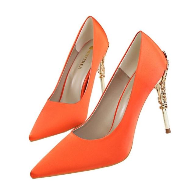 Orange / 39