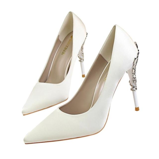 White / 39